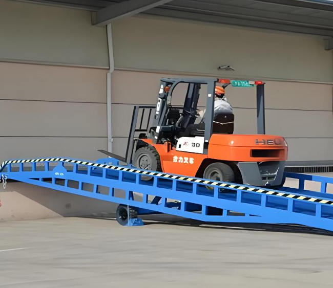 汪清移动式卸货平台（叉车用）